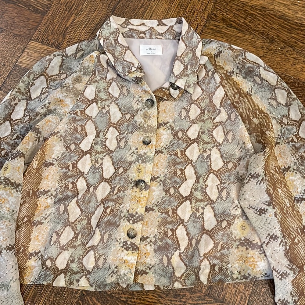 Wilfred Cropped Snake Print Cropped Button Down - image 2